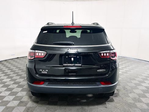 Used 2022 Jeep Compass Latitude AWD/4WD image 4