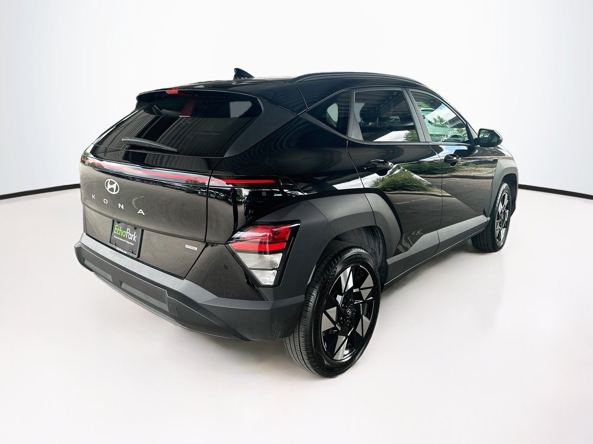 Used 2024 Hyundai Kona SEL AWD/4WD image 9
