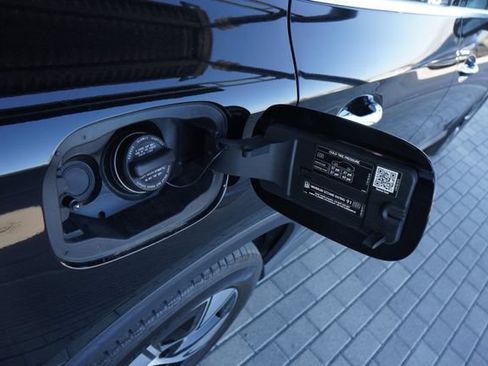 Used 2024 Mercedes-Benz GLC 300 4MATIC image 14