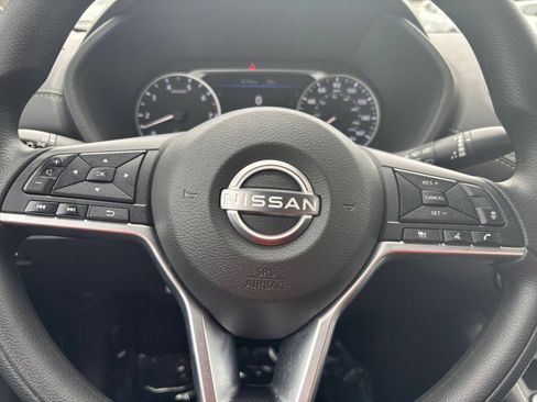 Used 2025 Nissan Sentra SV FWD image 25