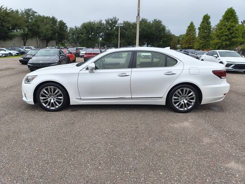 Used 2016 Lexus LS 460 w/ Comfort Package RWD image 3