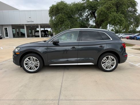 Used 2018 Audi Q5 2.0T Premium Plus w/ Premium Plus Package AWD/4WD image 3