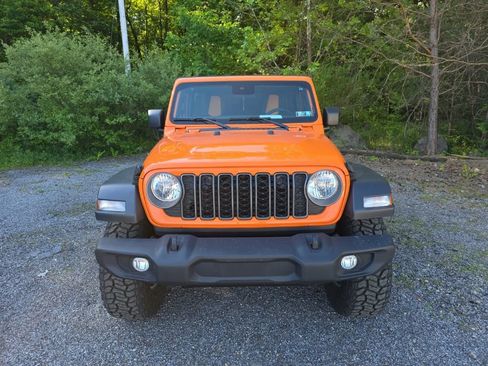 Used 2025 Jeep Wrangler Unlimited Sport AWD/4WD image 9