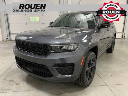Used 2022 Jeep Grand Cherokee Altitude
