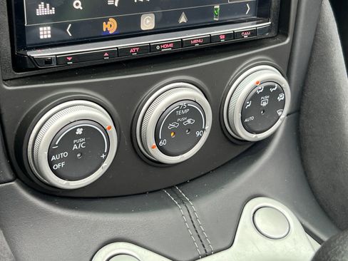 Used 2014 Nissan 370Z Touring image 14