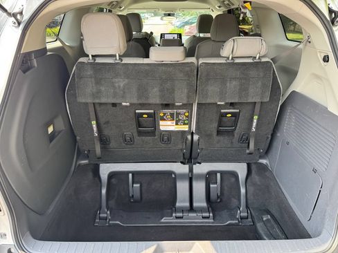 Used 2022 Toyota Sienna LE FWD image 16