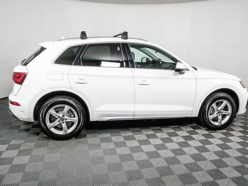 Used 2023 Audi Q5 2.0T Premium w/ Convenience Package image 2