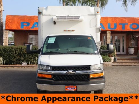 Used 2016 Chevrolet Express 4500 w/ Chrome Appearance Package image 3