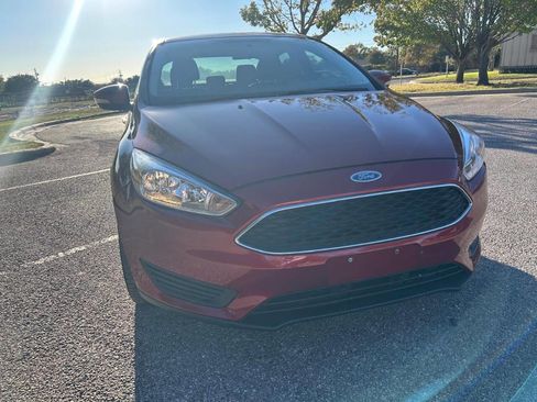 Used 2016 Ford Focus SE image 4
