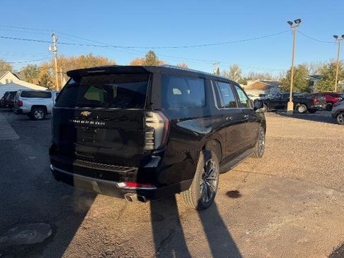 New 2026 Chevrolet Suburban High Country AWD/4WD image 5
