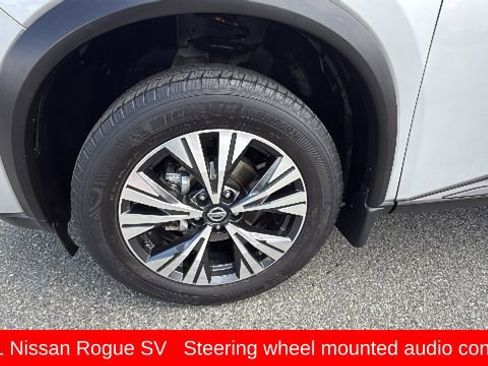 Used 2021 Nissan Rogue SV AWD/4WD image 9