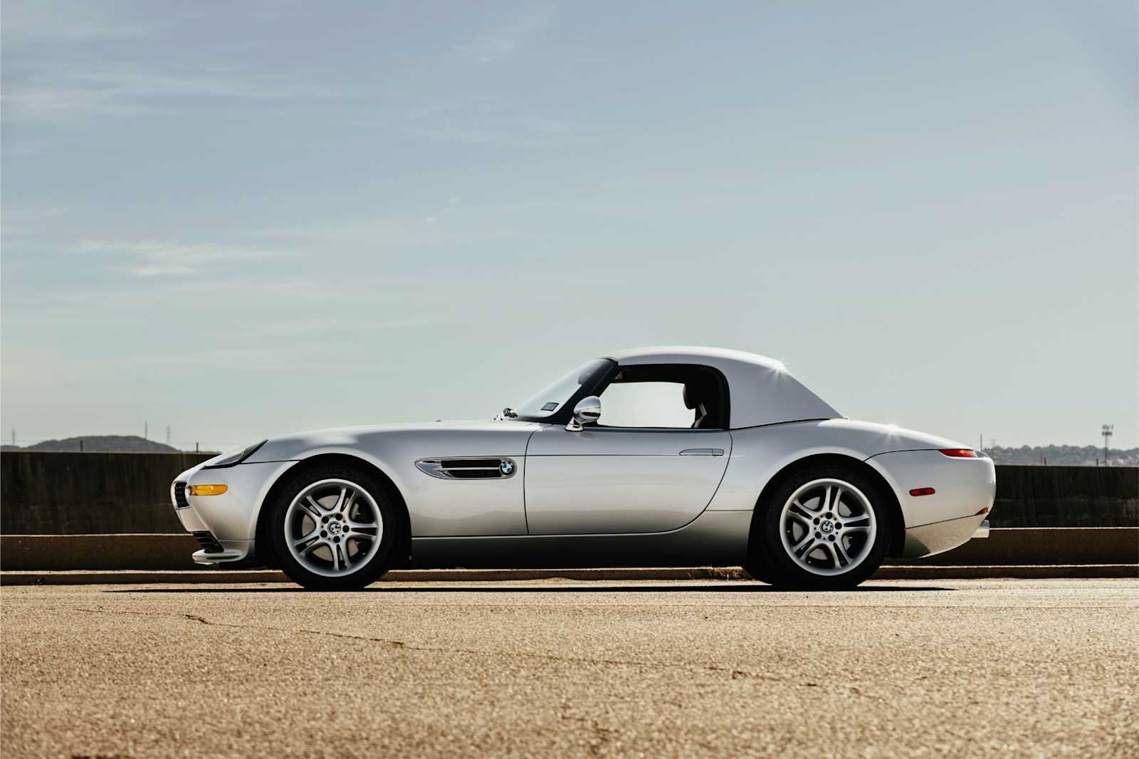 Used 2001 BMW Z8 RWD image 4