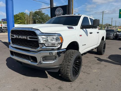 Used 2022 RAM 2500 Tradesman w/ Chrome Appearance Group image 4