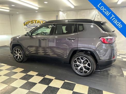 Used 2024 Jeep Compass Limited image 7