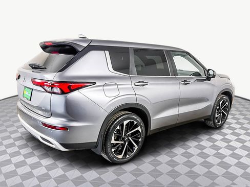 Used 2022 Mitsubishi Outlander SE image 10