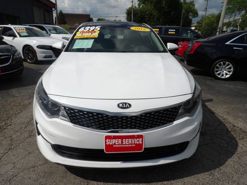 Used 2016 Kia Optima EX w/ Premium Package FWD image 2