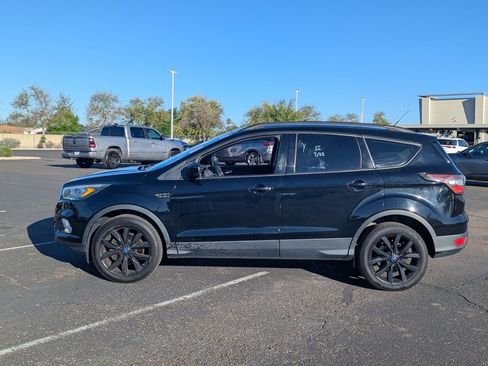 Used 2017 Ford Escape SE w/ Equipment Group 201A image 3