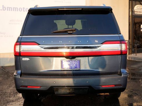 Used 2019 Lincoln Navigator Select image 6
