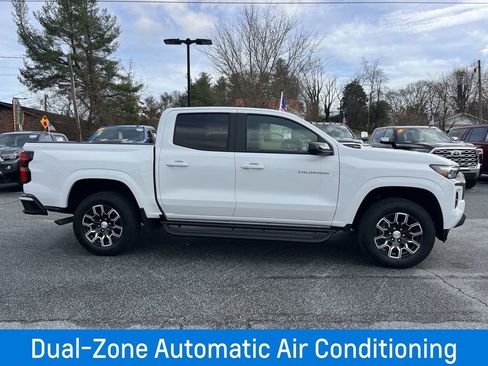 New 2024 Chevrolet Colorado LT w/ LT Convenience Package III image 10