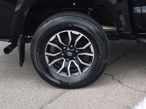 Used 2023 Toyota Tacoma TRD Sport w/ Advanced Technology Package image 28