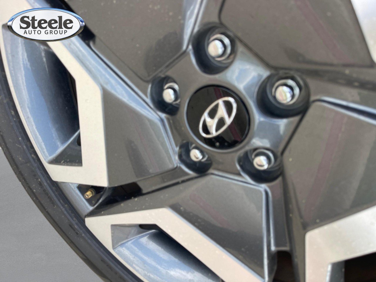Used 2024 Hyundai Palisade Limited FWD image 15