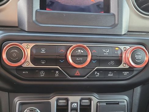 Certified 2020 Jeep Gladiator Sport w/ Quick Order Package 24S image 20