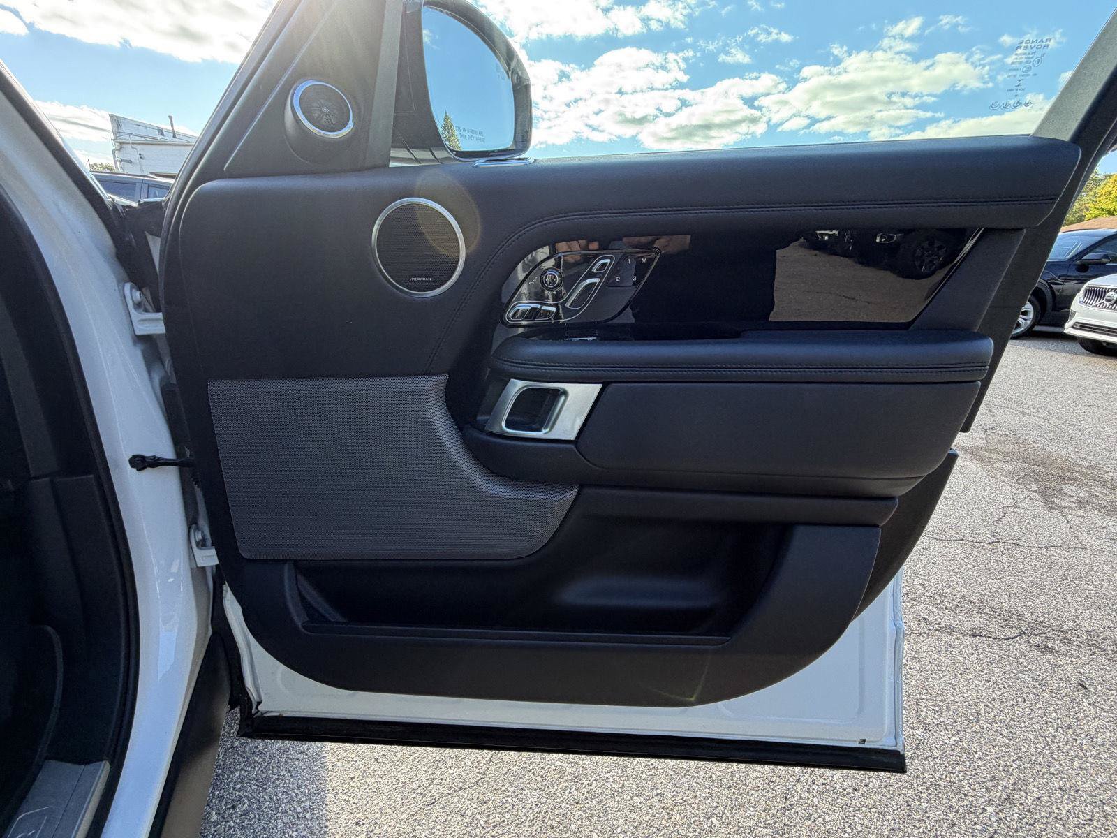 Used 2018 Land Rover Range Rover HSE AWD/4WD image 28