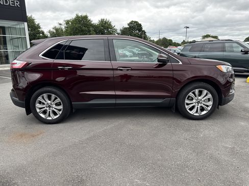 Used 2023 Ford Edge Titanium AWD/4WD image 2