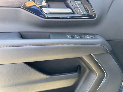 Certified 2025 Chevrolet Tahoe Z71 image 13