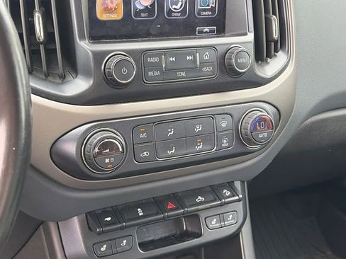 Used 2018 Chevrolet Colorado Z71 AWD/4WD image 20