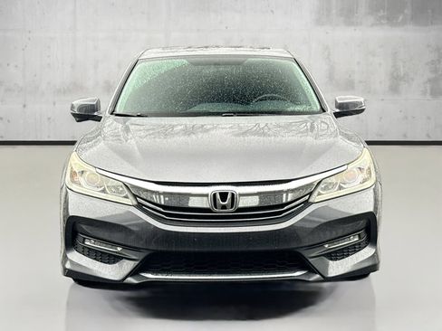 Used 2017 Honda Accord EX image 2