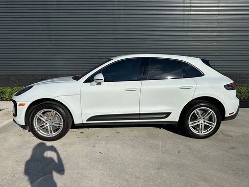 Used 2023 Porsche Macan image 2