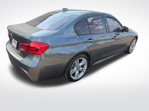 Used 2017 BMW 330i xDrive Sedan AWD/4WD image 5