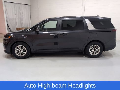 Used 2024 Kia Carnival LX FWD image 6