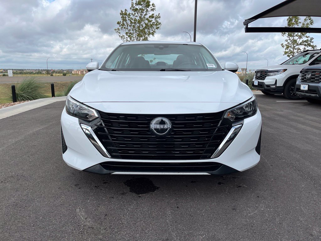 Used 2025 Nissan Sentra SV FWD image 2