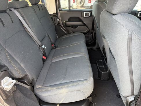 Used 2025 Jeep Wrangler Unlimited Sahara AWD/4WD image 16