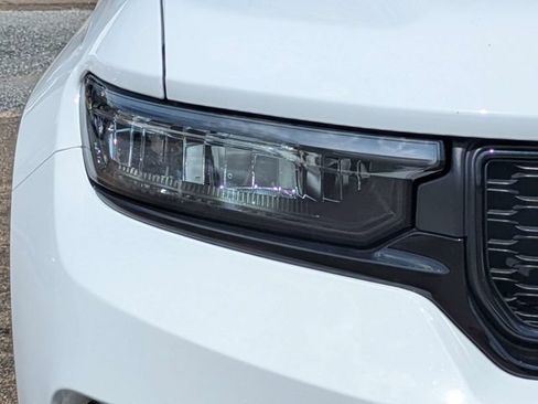 Used 2025 Jeep Grand Cherokee Altitude AWD/4WD image 10