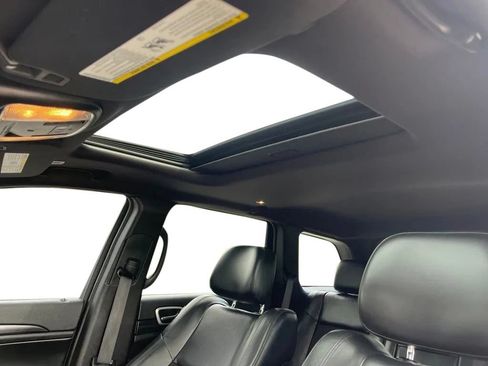 Used 2020 Jeep Grand Cherokee Altitude AWD/4WD image 22