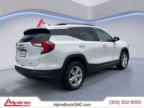 Used 2024 GMC Terrain SLE w/ Driver Convenience Package AWD/4WD image 4