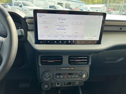 New 2025 Ford Maverick Lariat image 46