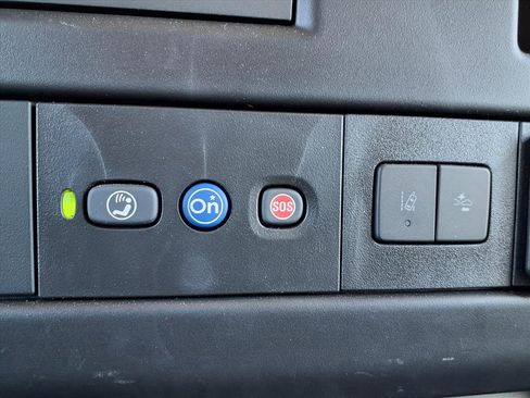 Used 2025 Chevrolet Express 3500 LT w/ LT Preferred Equipment Group image 6