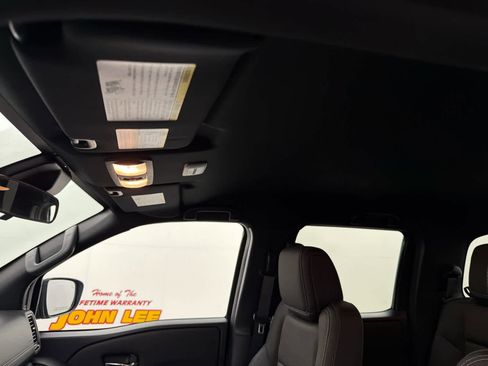 Certified 2023 Nissan Frontier SV w/ Midnight Edition Package RWD image 15