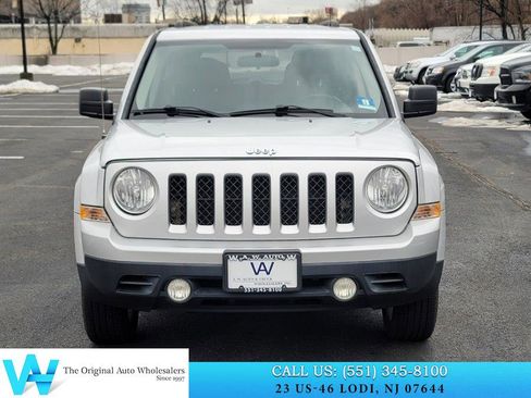 Used 2014 Jeep Patriot Latitude image 2