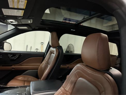 Used 2022 Lincoln Aviator Reserve w/ Equipment Group 201A image 16