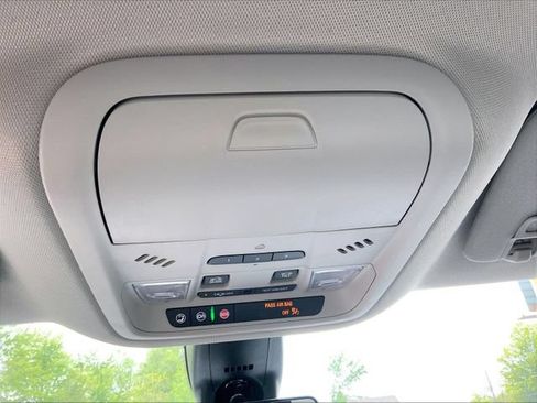 Used 2021 Buick Enclave Avenir AWD/4WD image 36