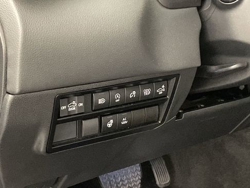 Used 2024 Toyota Tundra Limited AWD/4WD image 12