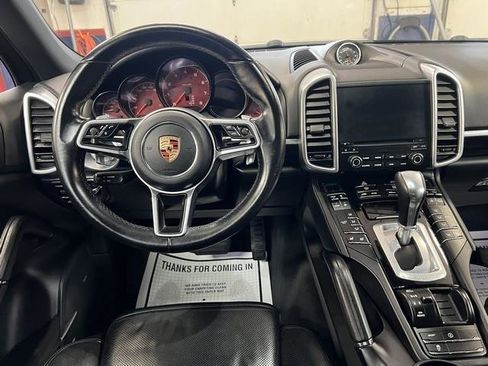 Used 2018 Porsche Cayenne Platinum Edition image 7