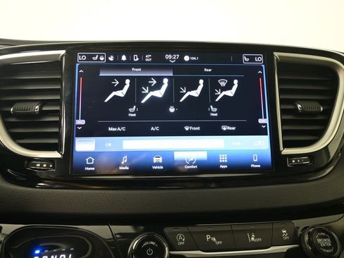 Used 2022 Chrysler Pacifica Touring-L FWD image 29