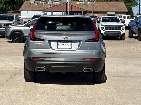 Used 2023 Cadillac XT4 Luxury w/ Cold Weather Package FWD image 4
