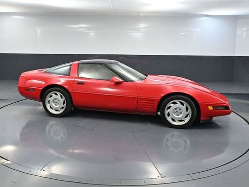 Used 1992 Chevrolet Corvette Coupe RWD image 3